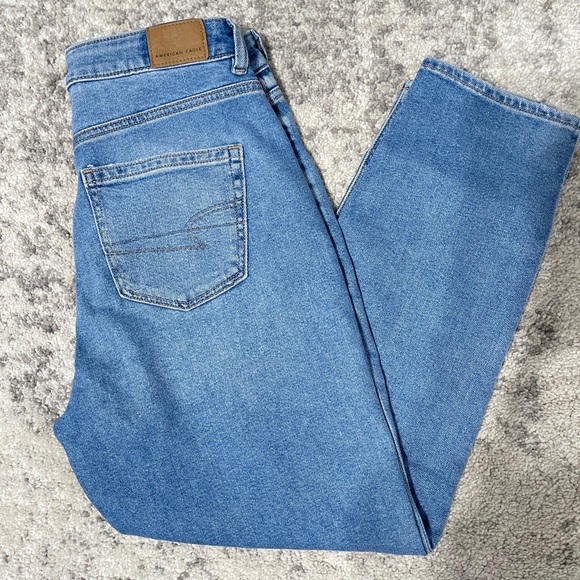 American Eagle Outfitters Denim - American eagle mom jeans Size 4, short